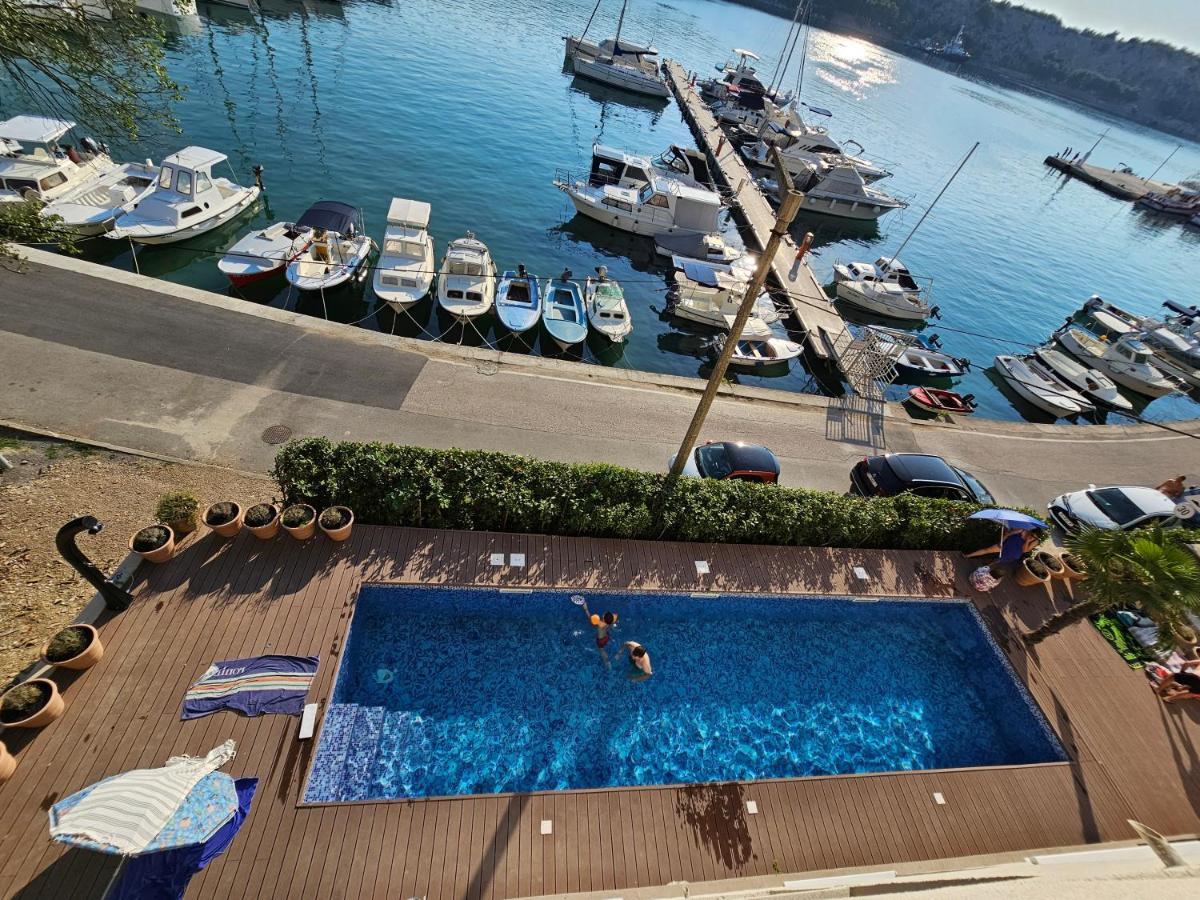 Villa Gaj Omisalj Bagian luar foto