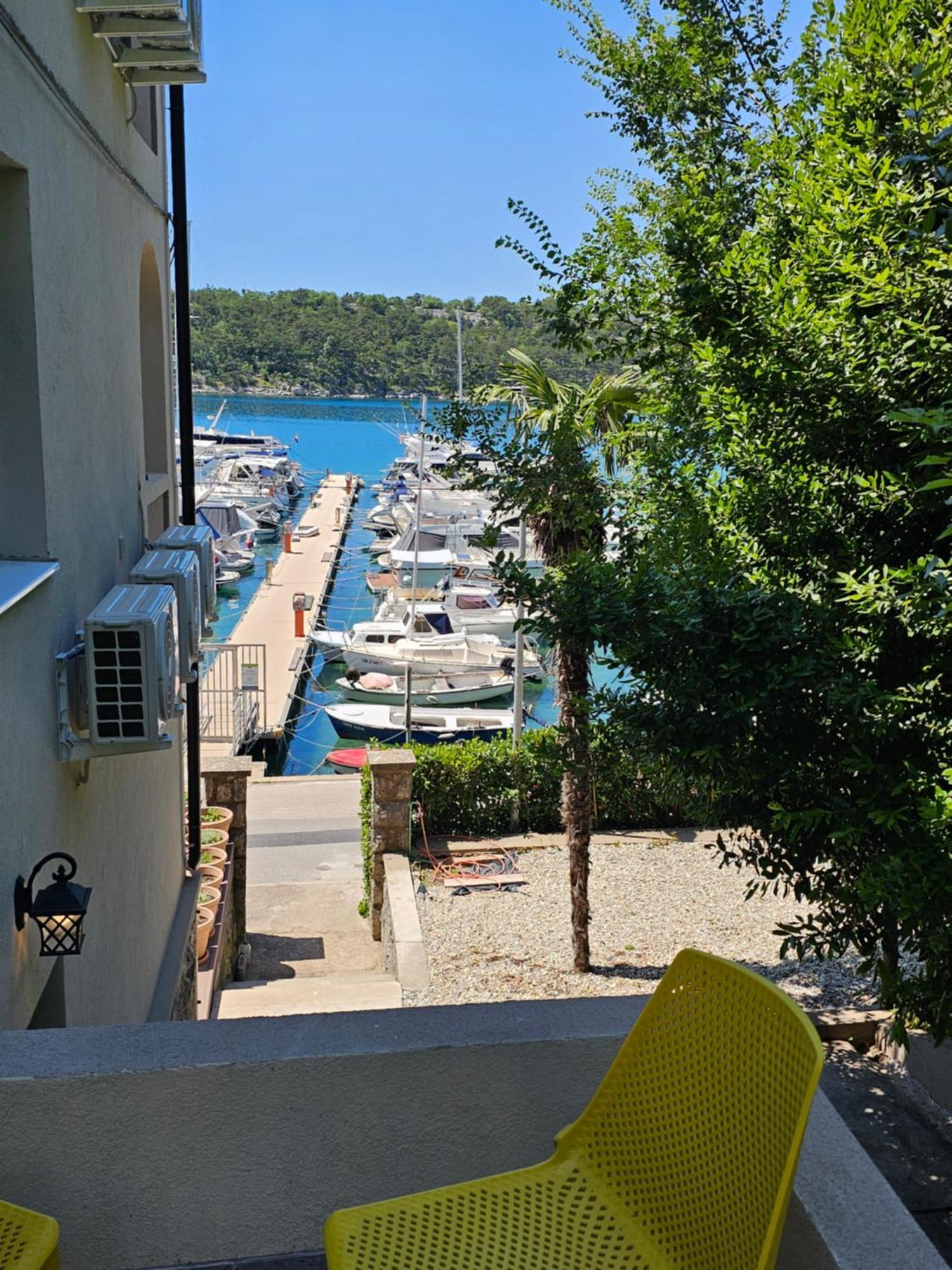 Villa Gaj Omisalj Bagian luar foto
