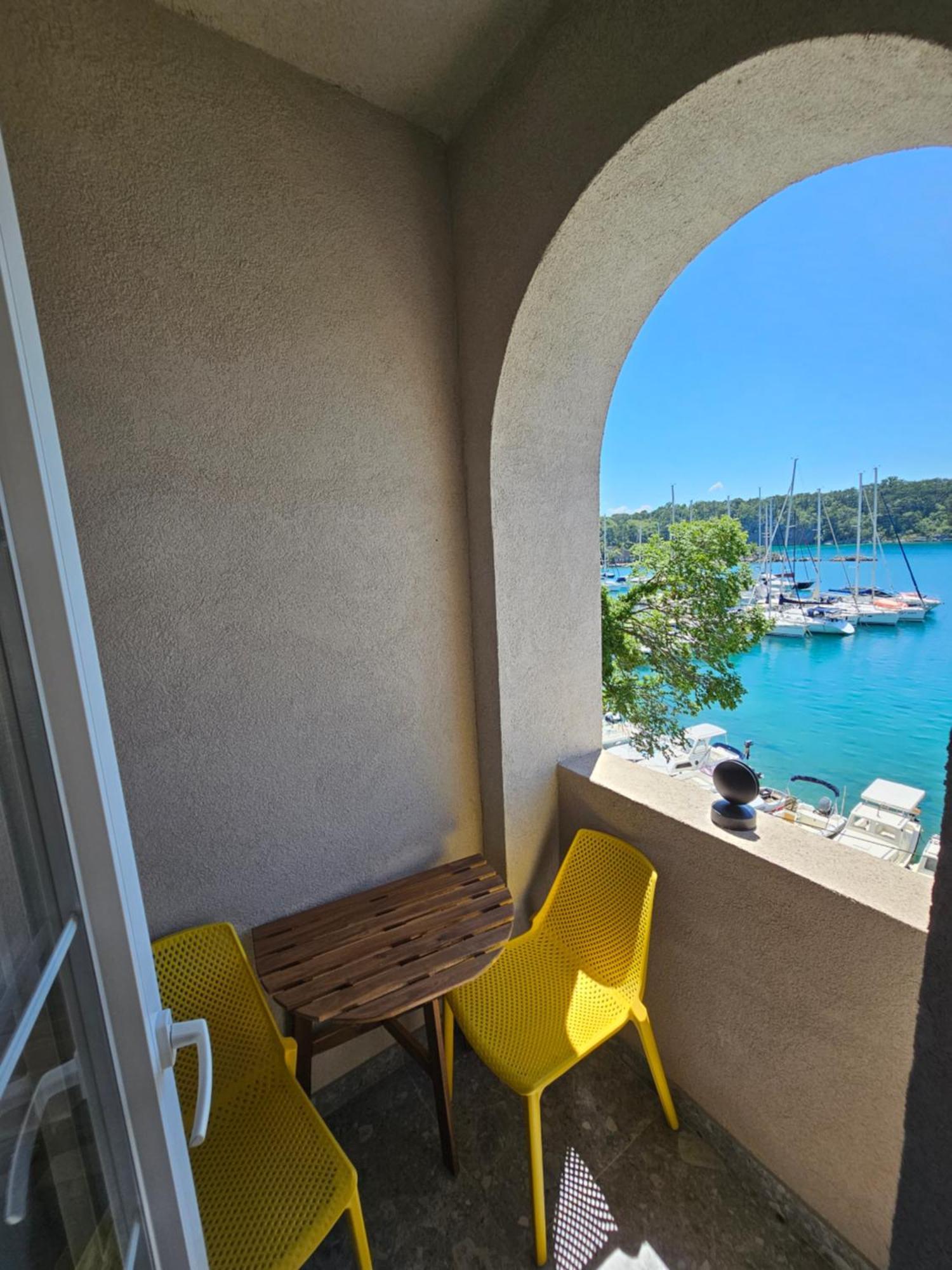 Villa Gaj Omisalj Bagian luar foto